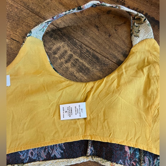 Le Lis Tapestry Crop Top Size Small EUC - Picture 5 of 5